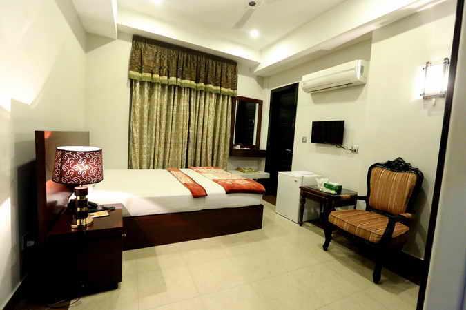 Hotel Multan Continental Εξωτερικό φωτογραφία
